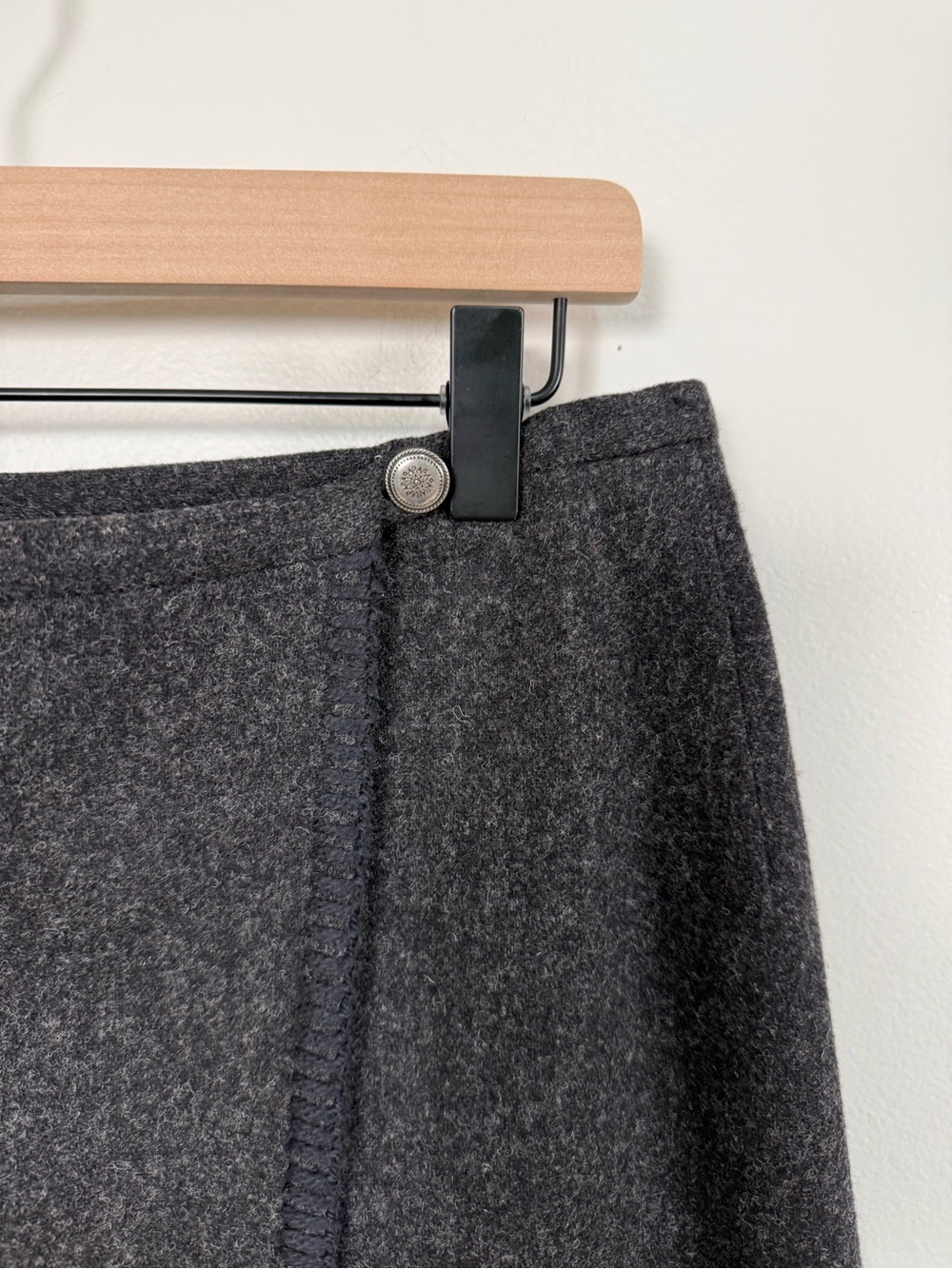 Eddie Bauer Wool Wrap Skirt Gray A Line Mini Size 10 Office Career Minimalist - Picture 2 of 8